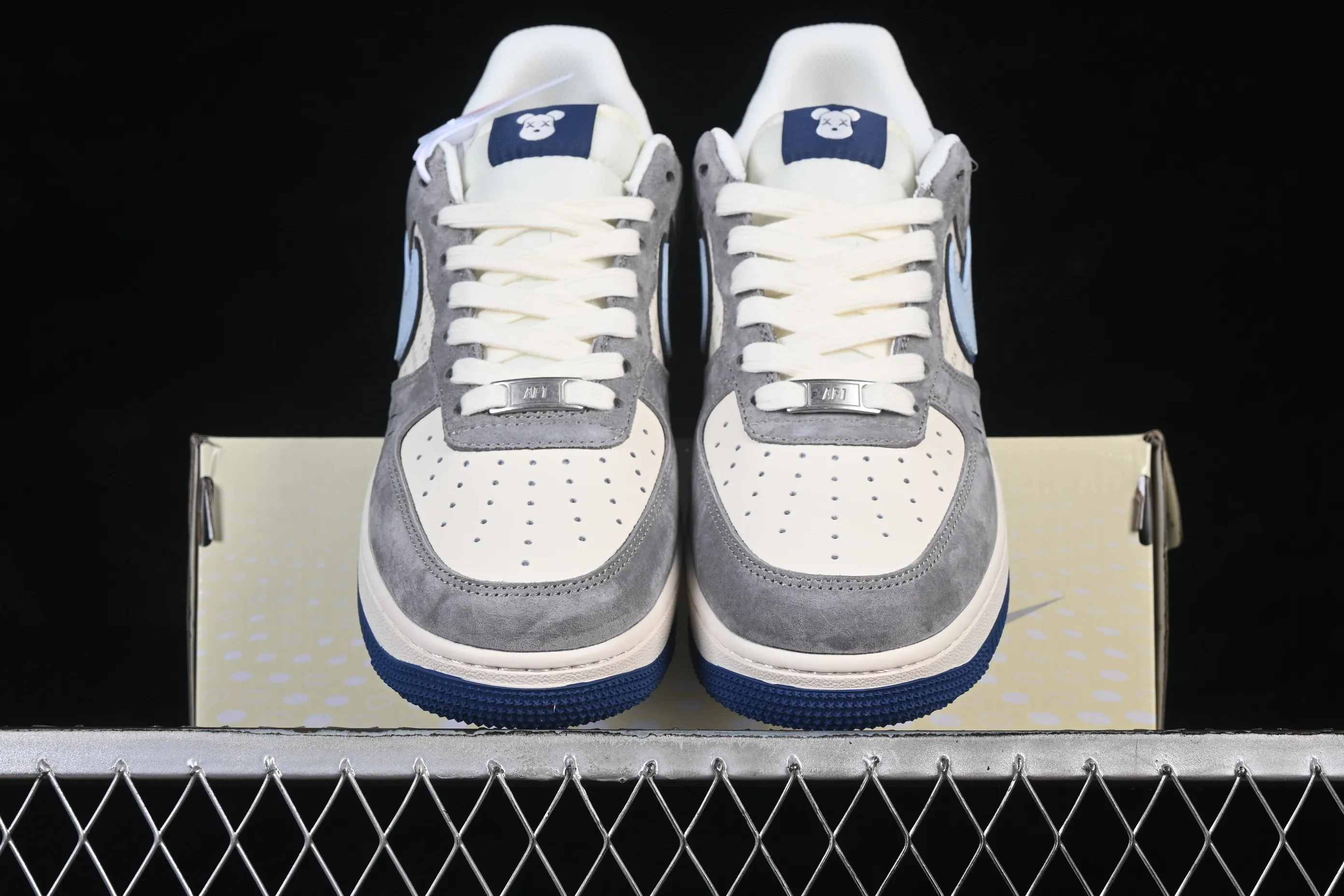 All categories Nk Air Force 1 Air Force series Nk Air Force 1 Low Air Force low top Nike Air Force 1'07 Low Violent Bear joint white blue gray suede Air Force 1 low top casual sneakers XD9314-610